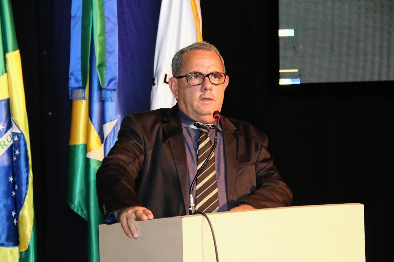 Corá dá ultimato à prefeito: "se ele não resolver o problema das Casas Populares, vou convocar as famílias e iremos até o MP"