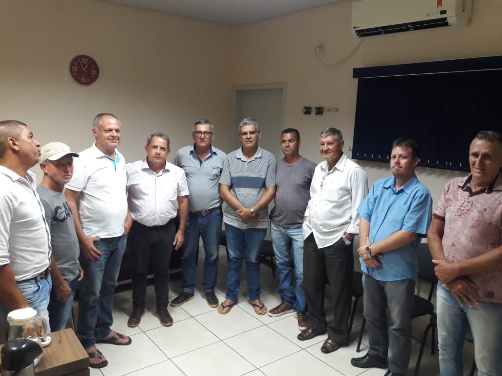 Em reunião com taxistas, presidente da Câmara sugere implantação do Táxi Cidade em Cacoal