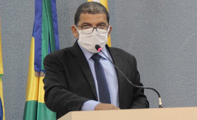 Vereador Nilton da Mata cobra cumprimento da Lei que regulamenta serviços de Moto Aplicativo em Cacoal