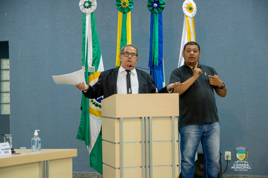 “Pra que humilhar o pobre? É preciso ter mais respeito com as pessoas carentes”, afirma Corá ao criticar entrega de Cestas Básicas no Beira Rio