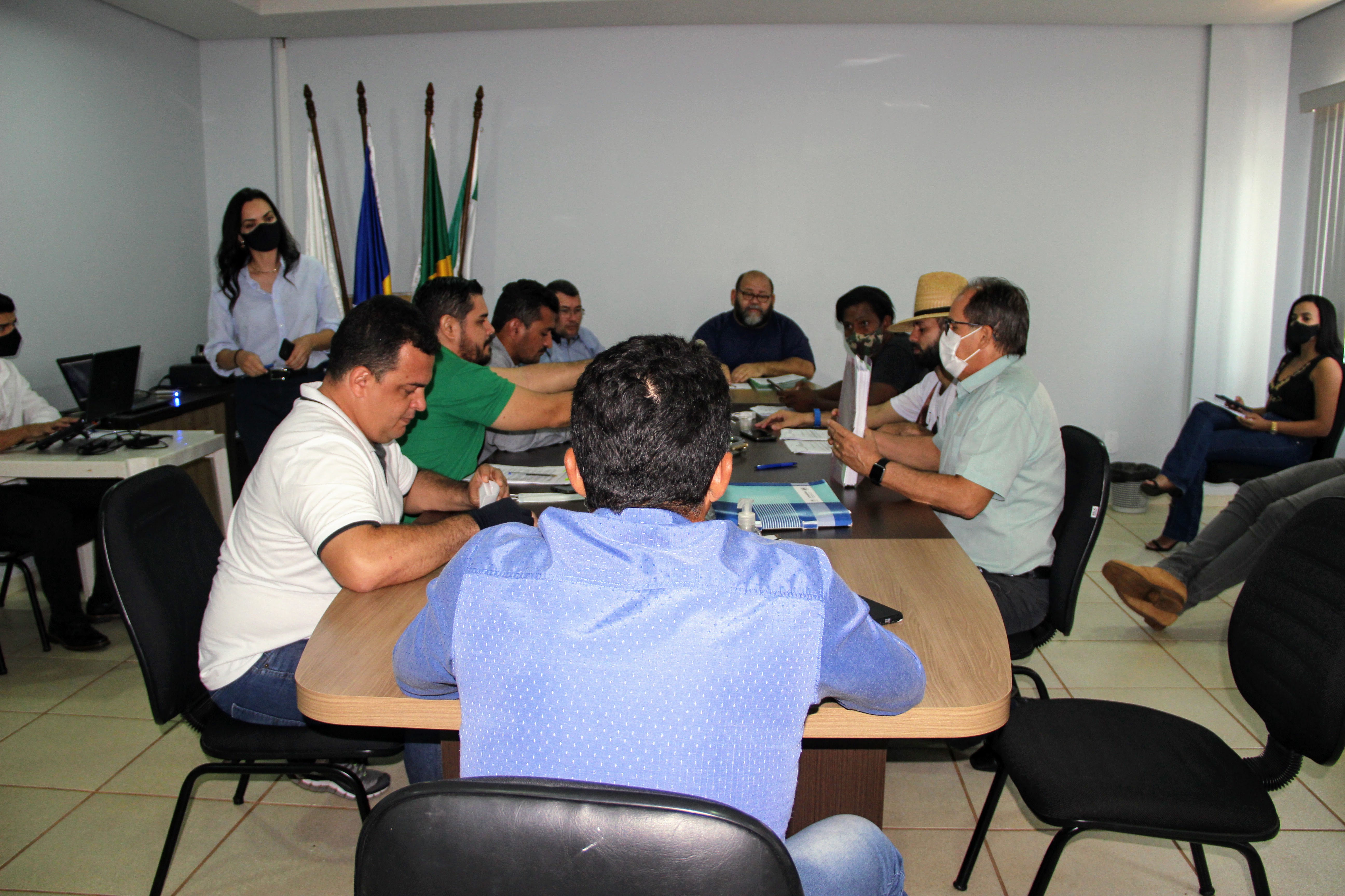 Ao menos 8 projetos de lei estão em discussão na reunião das Comissões