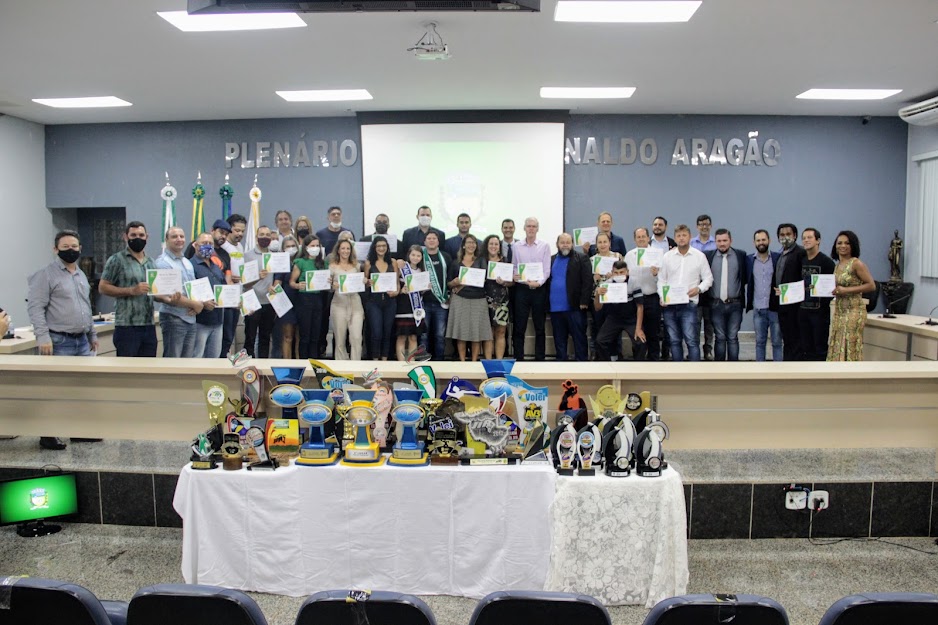 Em Moção de Aplausos do vereador Paulinho do Cinema, incentivadores do esporte são homenageados