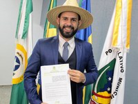 Lei de autoria do vereador Lauro que auxilia pessoas de baixa renda na documentação do DPVAT é sancionada pelo prefeito