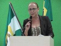 Ury presta homenagens e cobra atuação do executivo