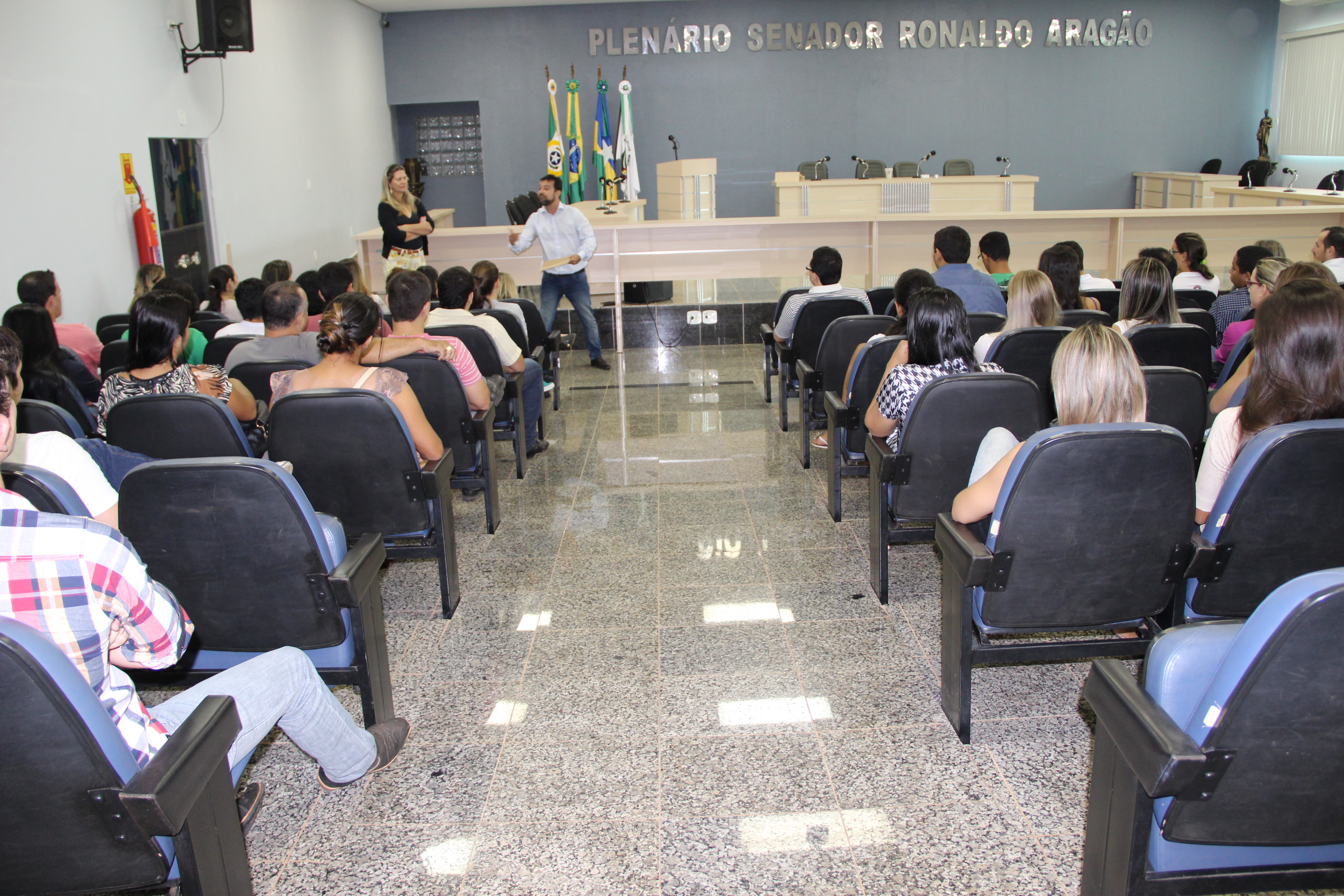 Acadêmicos do 3º Período de Direito da UNESC visitam Poder Legislativo