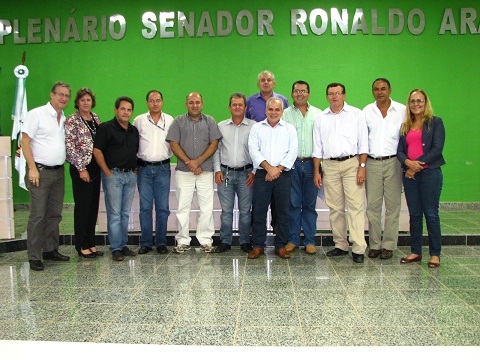 Em extraordinária Câmara de Cacoal limpa a pauta de 2011 
