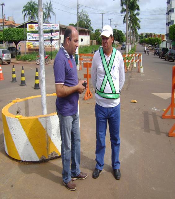Vereador Fernando destaca importância de rotatórias