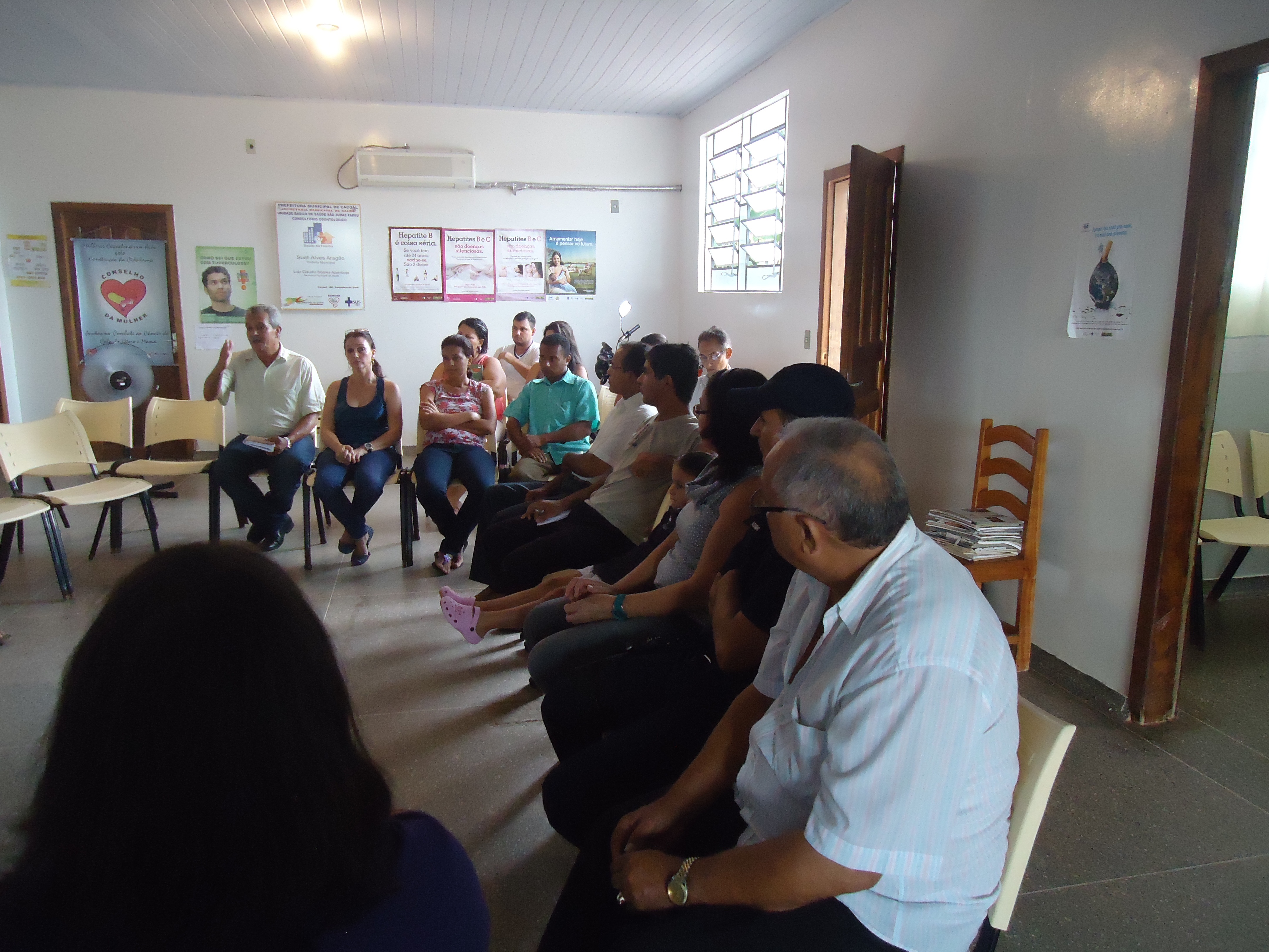 VEREADOR SE REÚNE COM MORADORES DO RIOZINHO