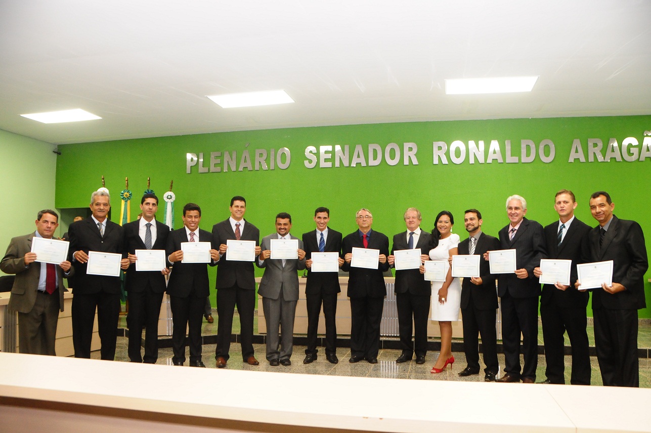 Vereadores eleitos assumem mandatos e Câmara elege nova mesa diretiva 