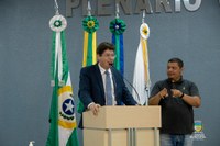 Presidente reeleito da OAB/Cacoal discursa na Casa de Leis