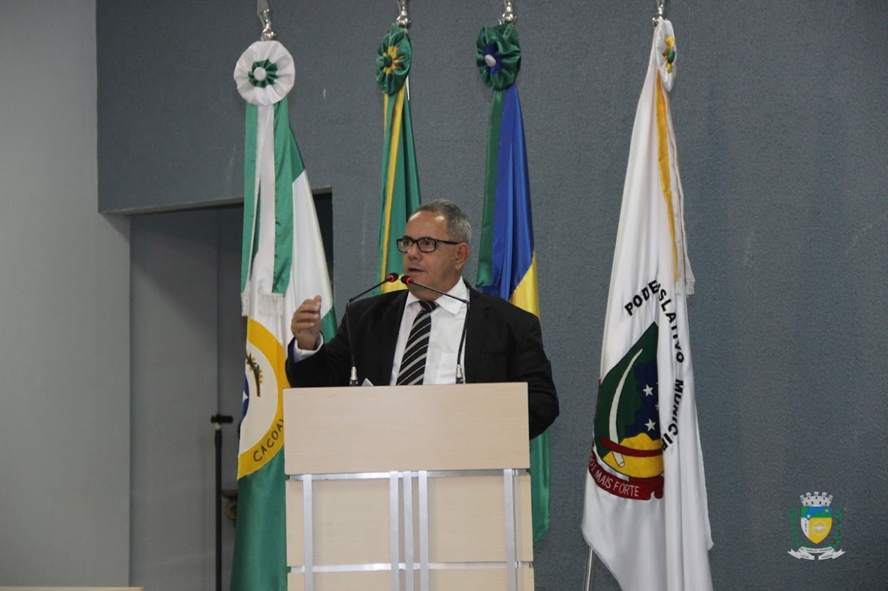 AGORA É LEI  - Projeto de Castração de Cães e Gatos de autoria do vereador Corazinho é sancionado