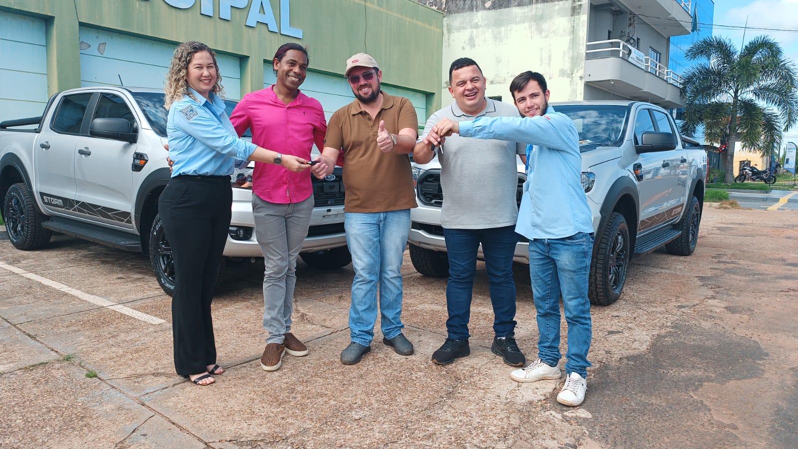 Câmara devolve mais de 900 mil para Prefeitura, e fecha o ano com a aquisição de duas camionetes zero