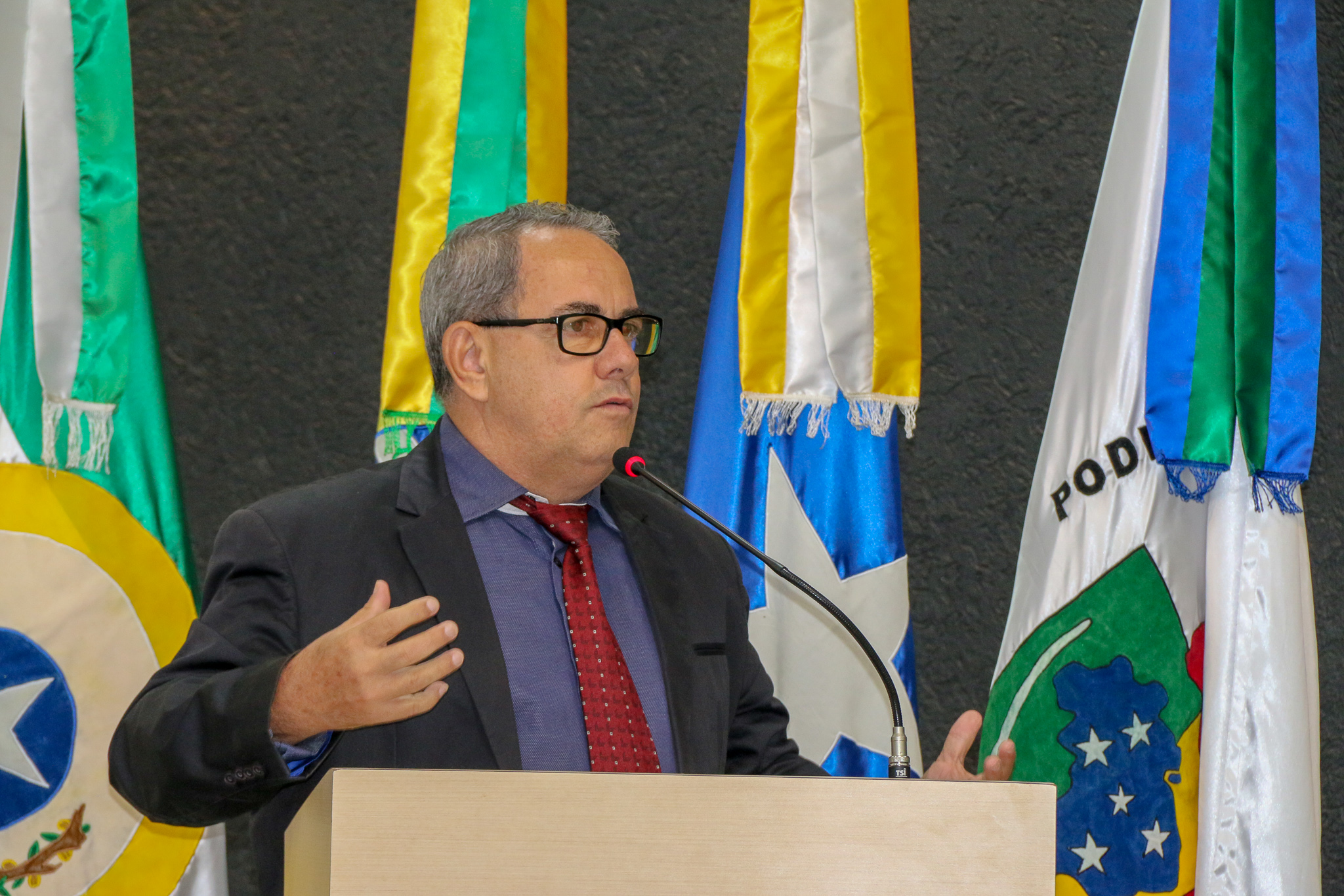 Vereador Corazinho questiona desvio de verbas em Cacoal e cobra empresa de serviço de transporte coletivo.