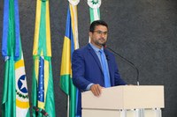 Vereador Minduin destaca obras em Cacoal durante discurso na Câmara Municipal