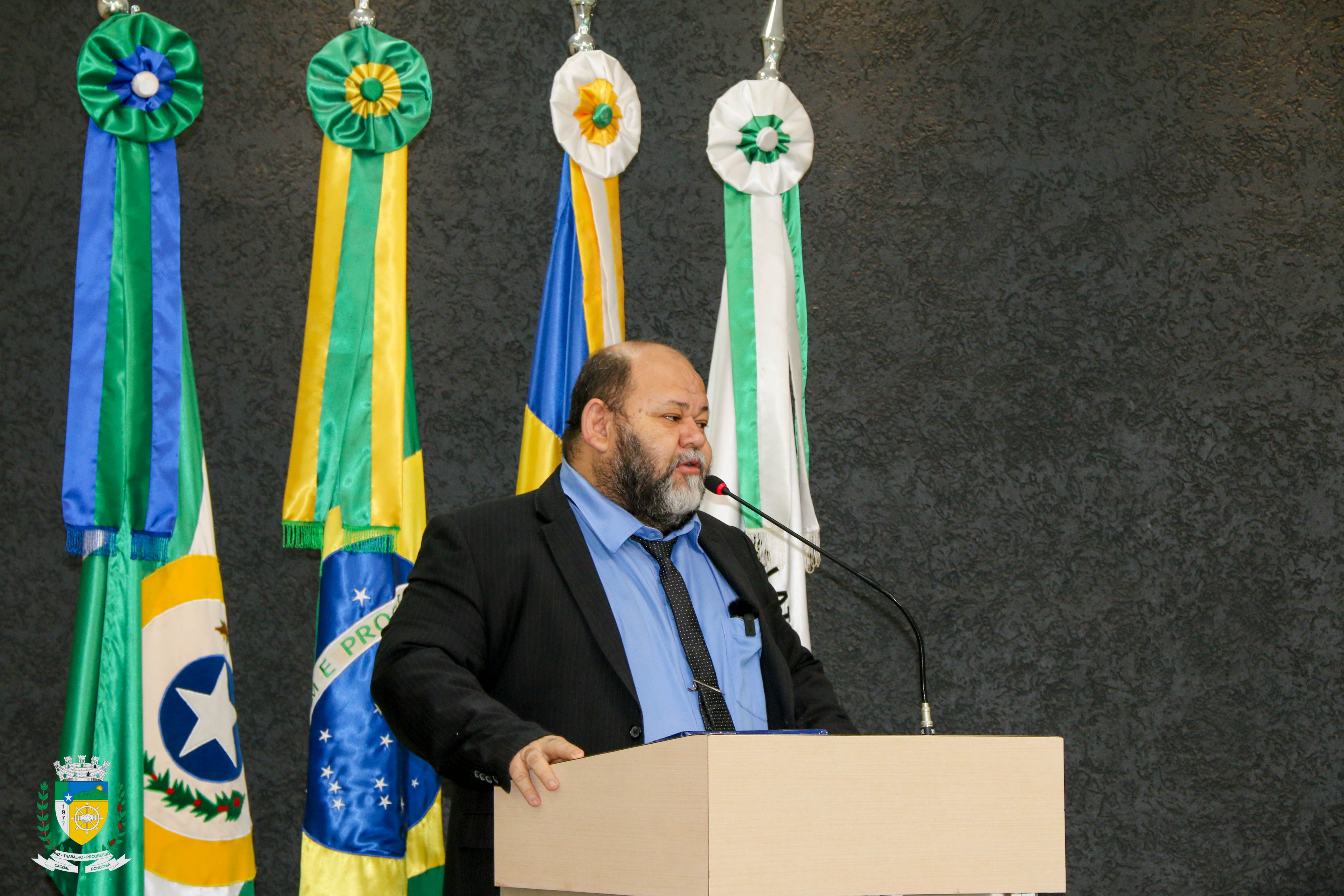 Vereador Paulinho do Cinema busca transparência nos relatórios de combustíveis