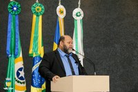 Vereador Paulinho do Cinema busca transparência nos relatórios de combustíveis