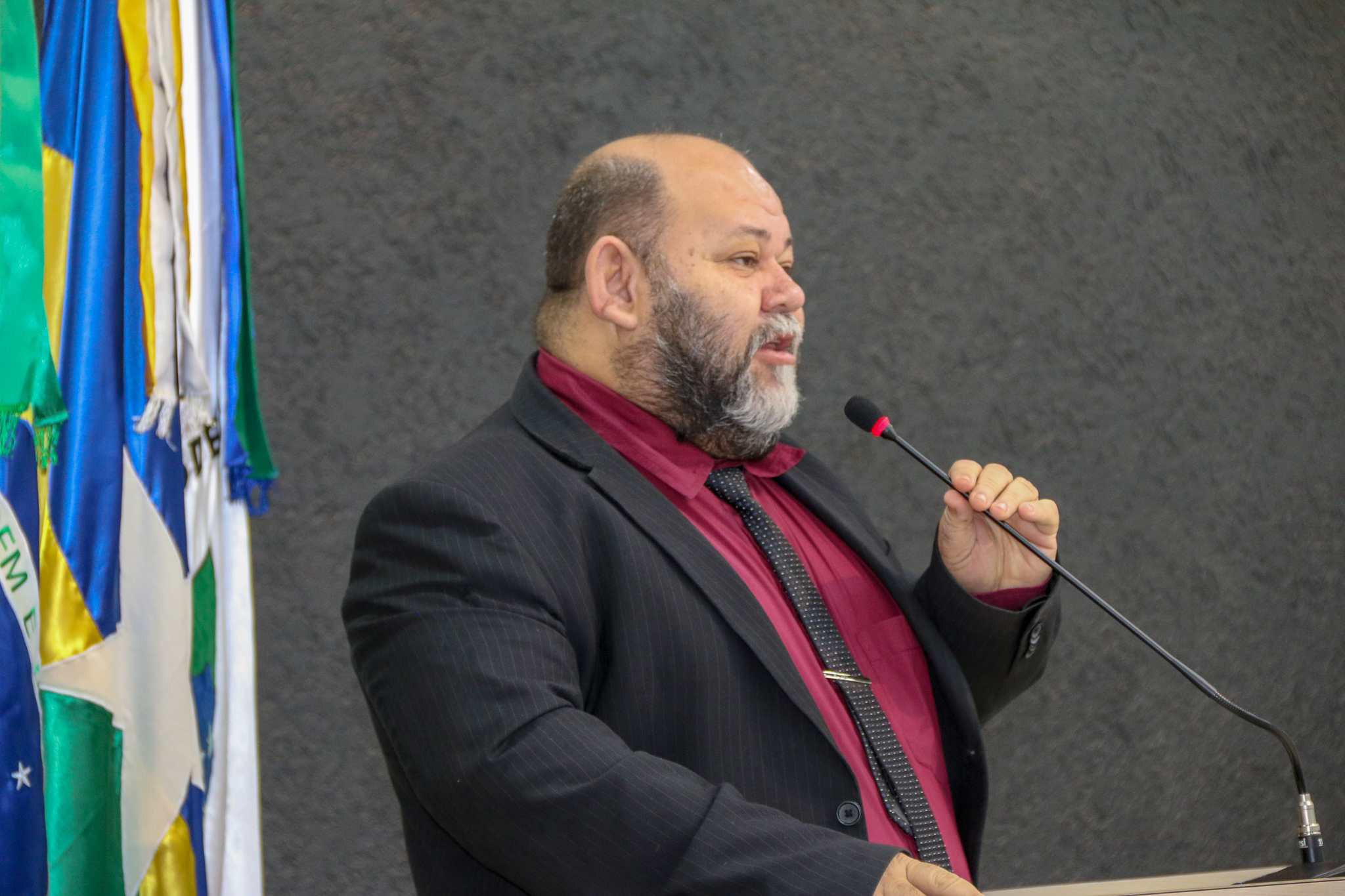 Vereador Paulinho do Cinema destaca homenagem ao Dia dos Pais e questões políticas durante 20ª Sessão Ordinária