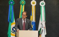 Vereador Romeu Moreira destaca projeto de cooperação com a Polícia Federal e homenagem aos cafeicultores durante sessão