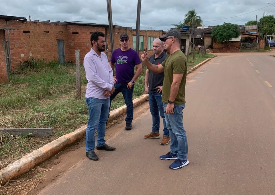 RESIDENCIAL CIDADE VERDE: Vereadores comemoram retomada das obras das Casas Populares