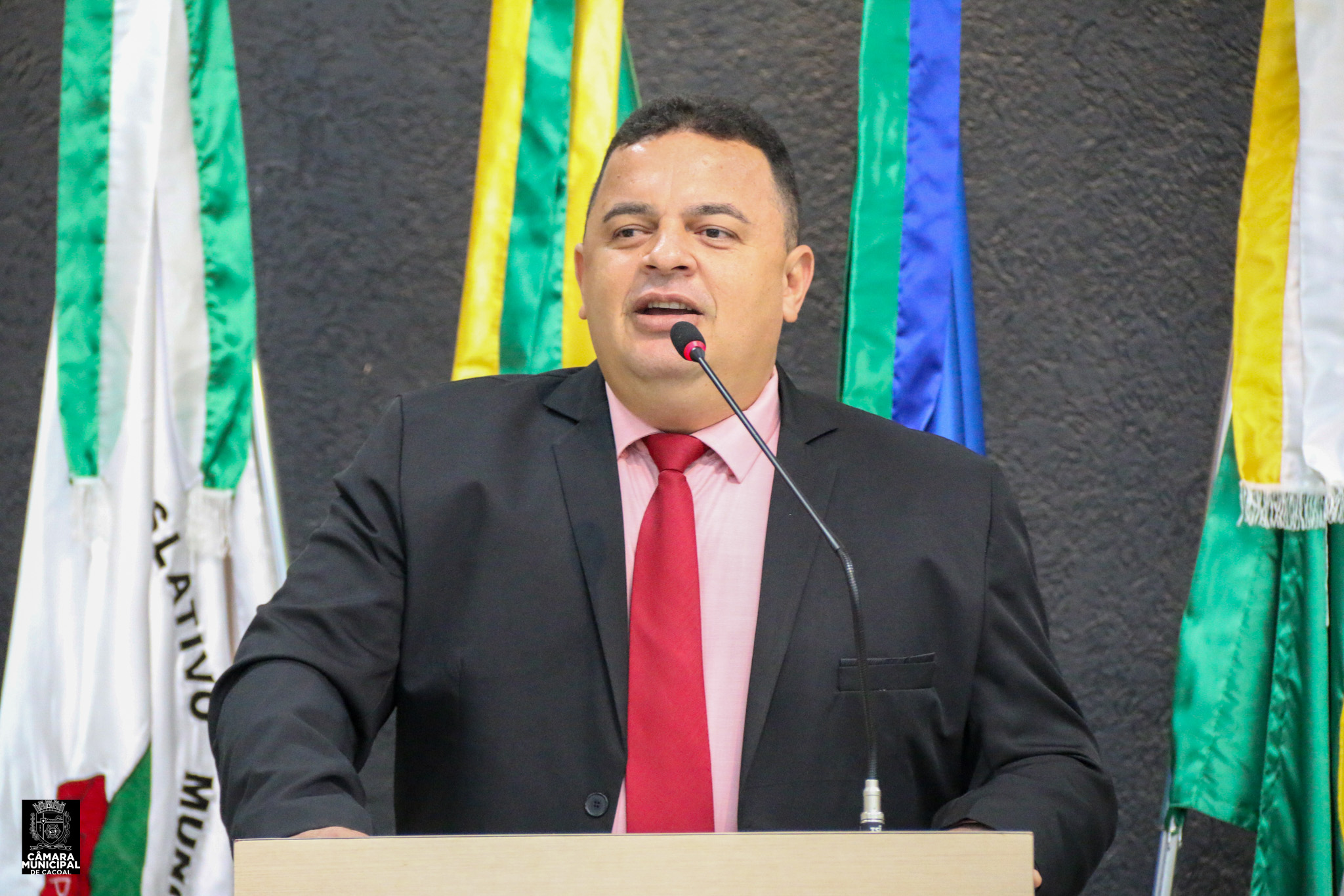 Educação Não é Considerada Atividade Essencial na Gestão Fúria, Afirma Vereador Paulo Henrique