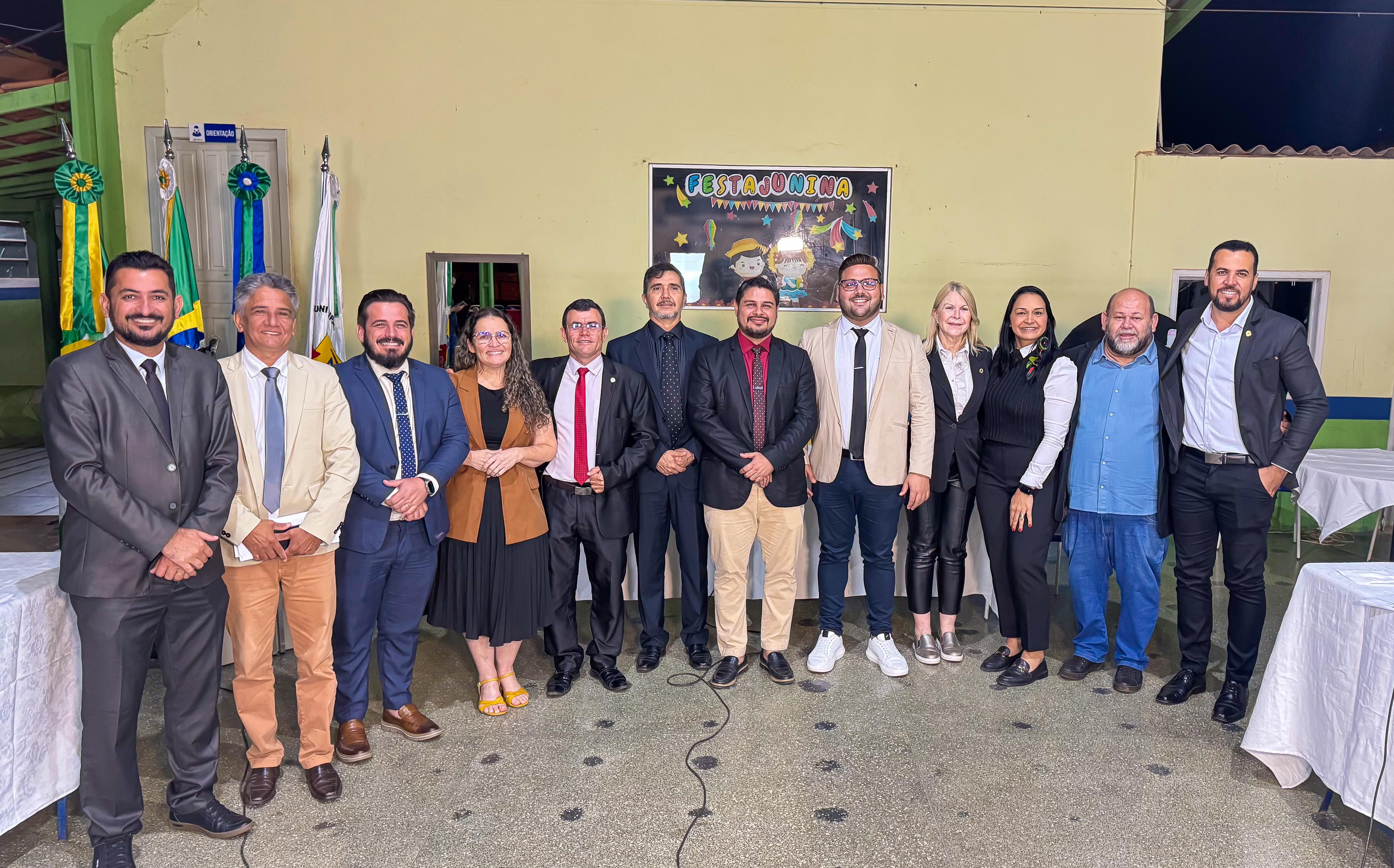 O Poder Legislativo de Cacoal realizou nesta segunda-feira (30) a 1ª sessão itinerante (20ª Sessão Ordinária) no distrito do Riozinho.