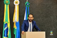 Vereador Lauro Garçom do Semáforo faz desabafo em sessão sobre perseguição e defende sua trajetória